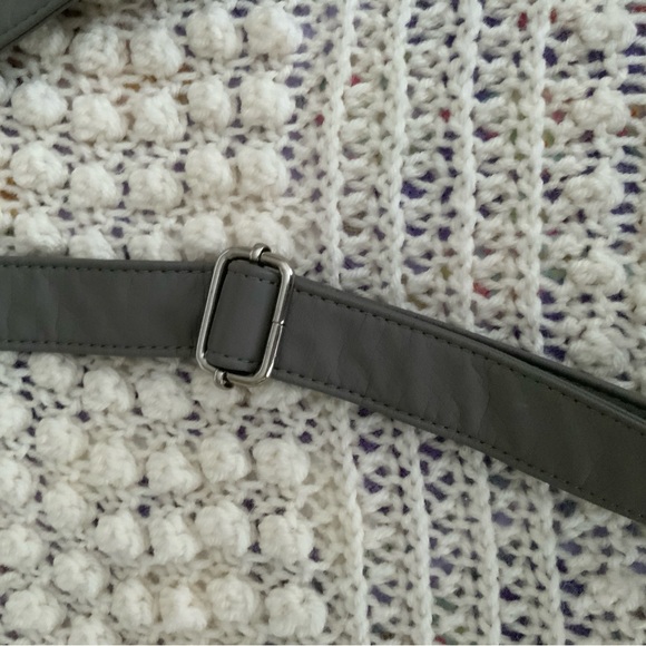 Gray Messenger Bag with Multiple Compartments - Picture 5 of 9